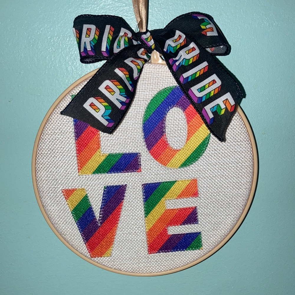 FINAL DROP 🔥 NWT PRIDE LOVE 🌈 Rainbow sign needle print